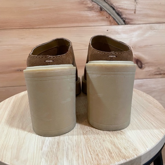 Carry Heels in Came Suede Size 8 - Picture 11 of 14